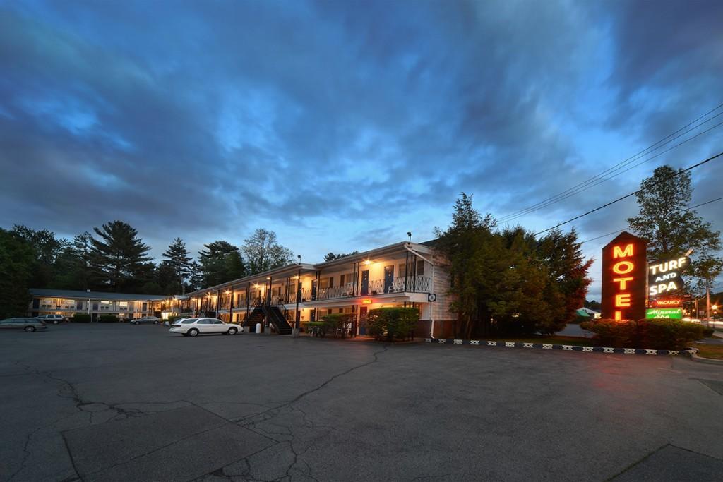 Turf And Spa Motel Saratoga Springs Exterior photo